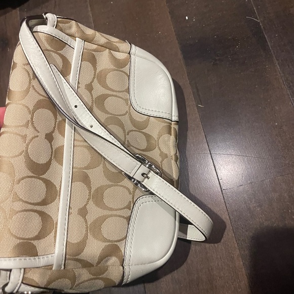 Small coach pocketbook in excellent condition - Picture 2 of 3